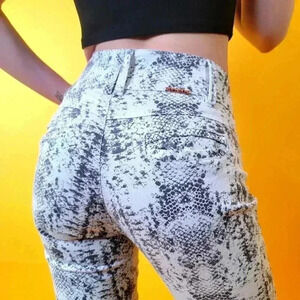 Muleka Mulher Snakeskin High Rise Pants - 4 / 28